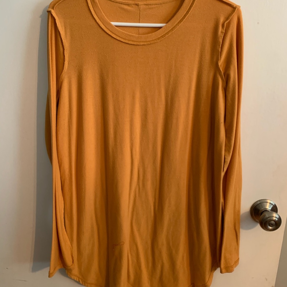 Basic long sleeved tee